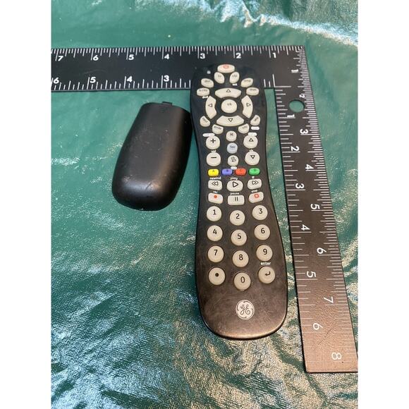 GE 24922 6 Device Universal Remote Control - Picture 1 of 3